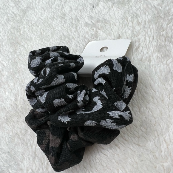 Cheetah print hair tie bundle - Picture 4 of 7